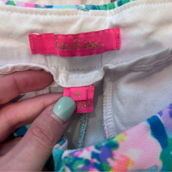 Lilly Pulitzer Tropical Floral Women's Shorts - Picture 3 of 4